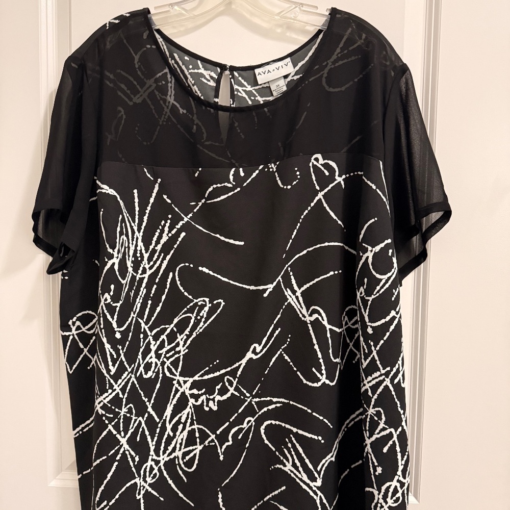 Black and White short sleeve top